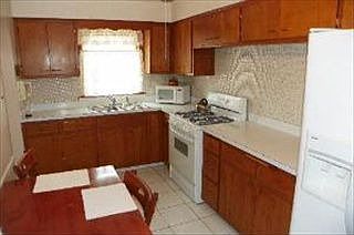 4th image of 10133 S Central Park Ave