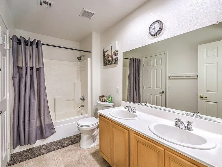 4321 Jordanville St — Photo 25