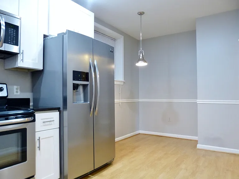 200 E West St #1 — Photo 5