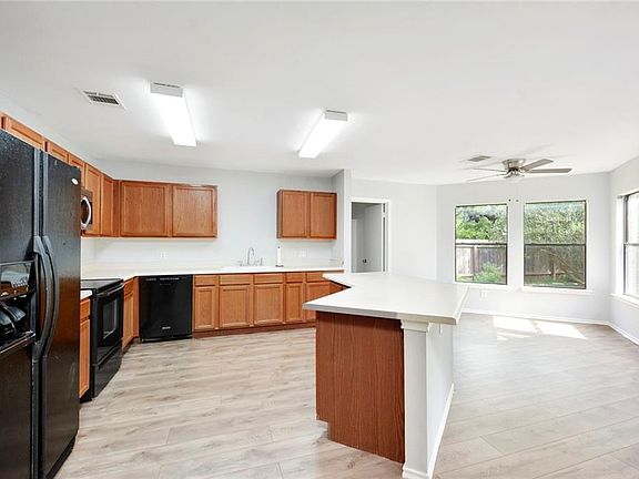 4th image of 1308 Chalk Ln