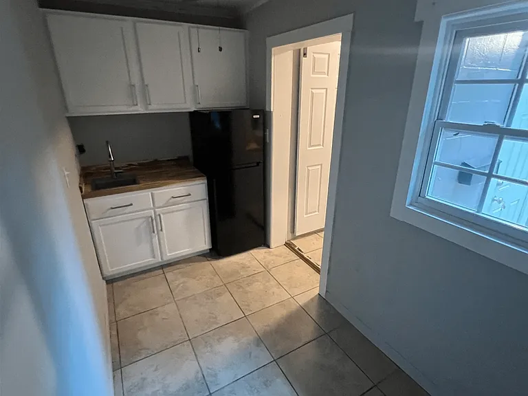 1240 Levy Ave #2 — Photo 8
