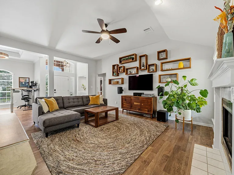 6816 Beatty Dr — Photo 13