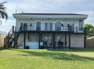 8006 Ocean Dr, Beach City, TX 77523