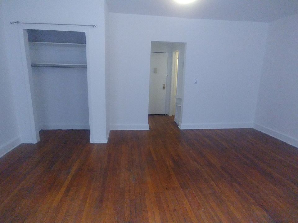 2nd image of 786 Lexington Ave #4R