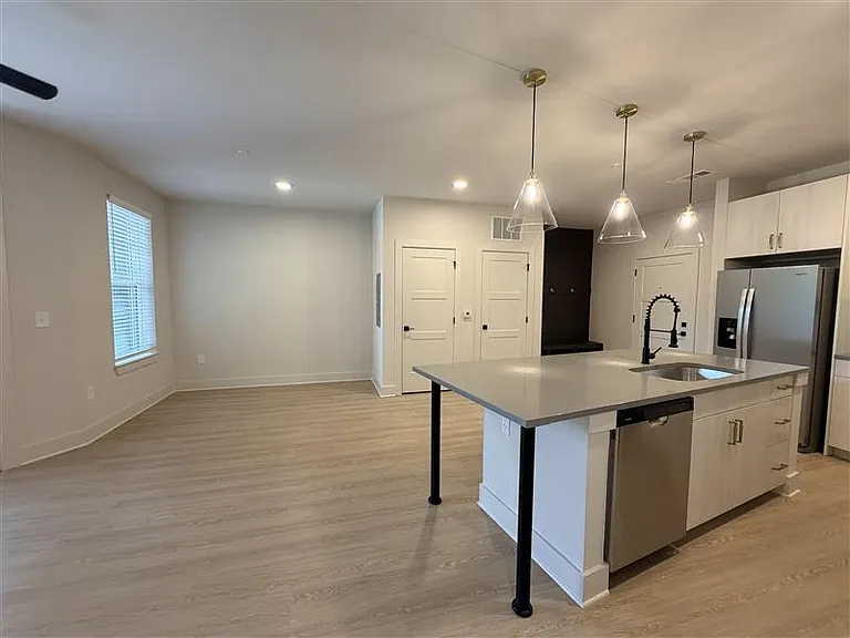 District on the Etowah Apartments — Photo 1085