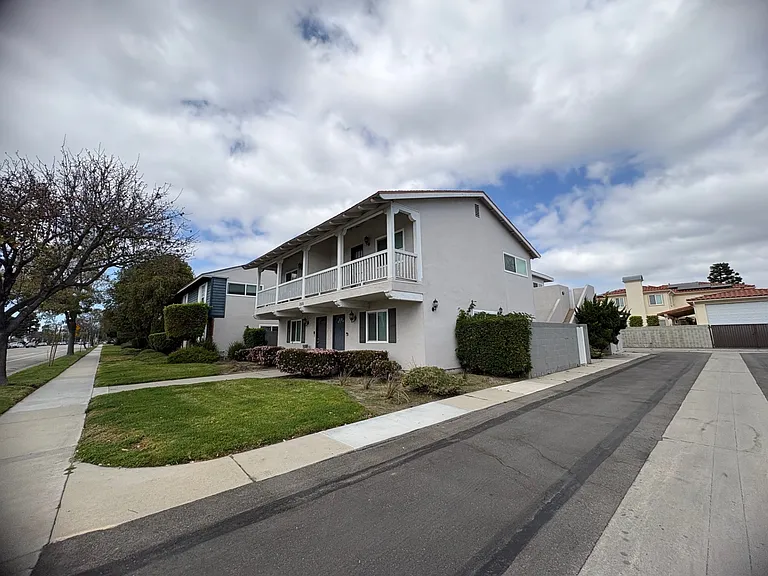 CitiZen South Bay on West 235th St. — Photo 14