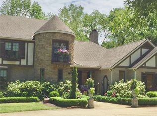 445 N Hametown Rd, Akron, OH 44333