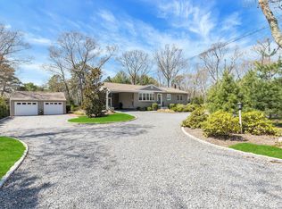 148 W Tiana Rd, Hampton Bays, NY 11946