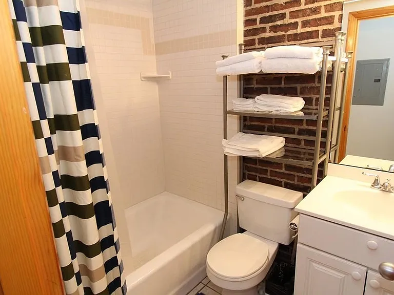 49 Temple Pl #2-R — Photo 7