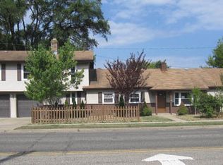 514 N Northwest Hwy, Barrington, IL 60010