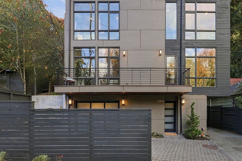 3rd image of 2601 3rd Avenue W