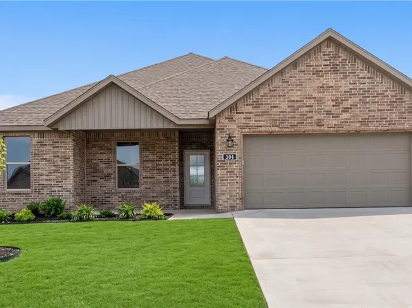 304 White Oak St, Gentry, AR 72734