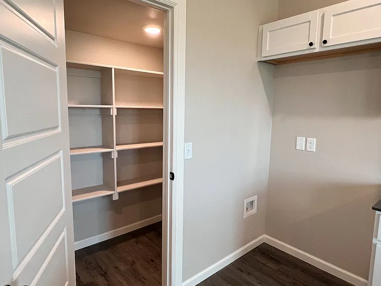 7713 Owen Ln — Photo 12