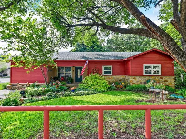 301 SW Barnard St, Glen Rose, TX 76043
