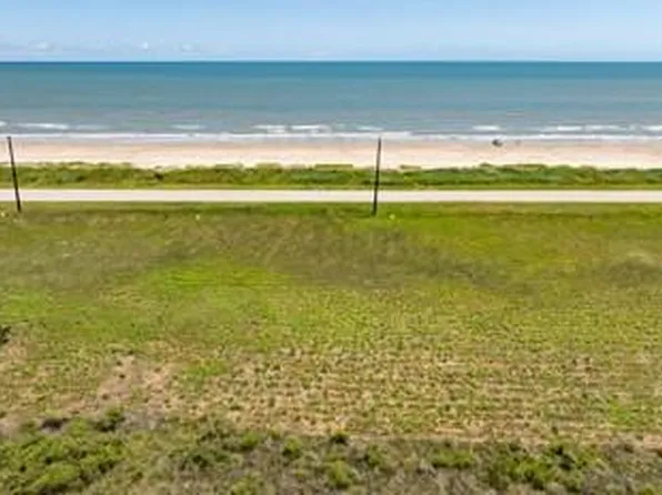 11635 Bluewater Dr, Freeport, TX 77541