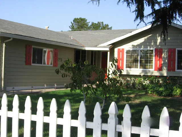 3 bed, 1209 sqft, $4,400 — Photo 1