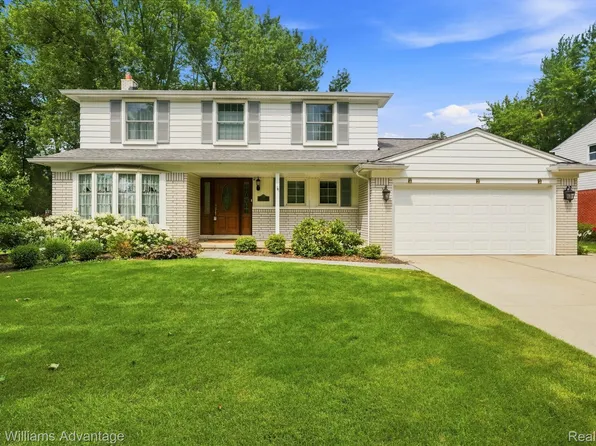 15765 Portis Rd, Northville, MI 48168