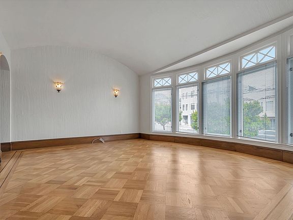 4th image of 2335 17th Ave