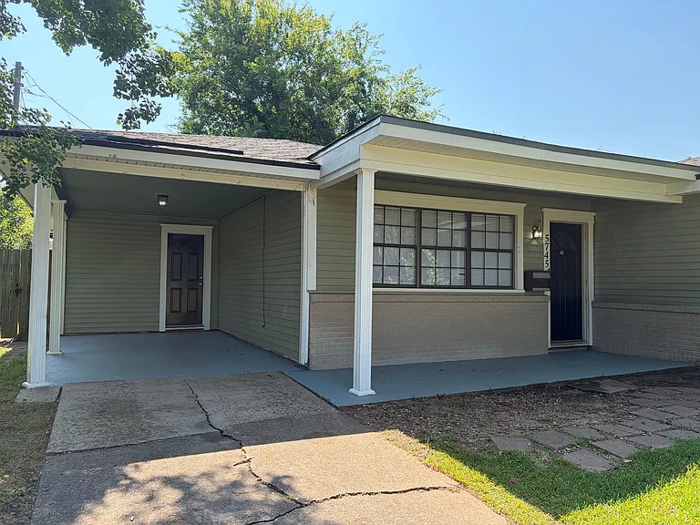 5745 Roma Dr — Photo 2
