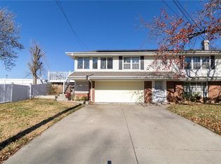 3323 Abbett Dr, Saint Joseph, MO 64506