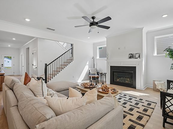 4th image of 3225 Danlow Ct