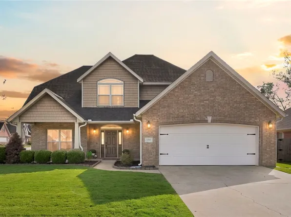 2215 S 18th Pl, Rogers, AR 72758