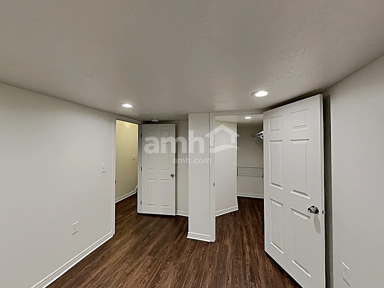 2558 S 75 E — Photo 19