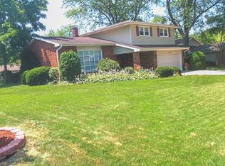 3206 Burr Oaks Dr, Joliet, IL 60431