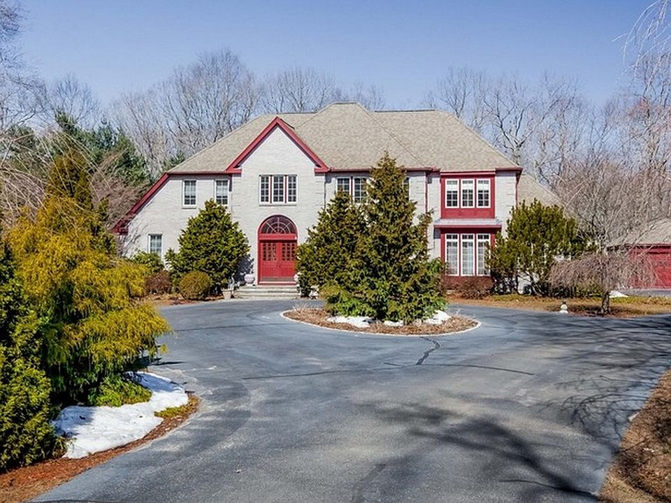 Front of house with circular drive