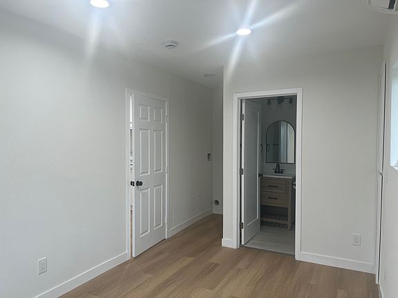 4th image of 16222 S Saint Andrews Pl #B