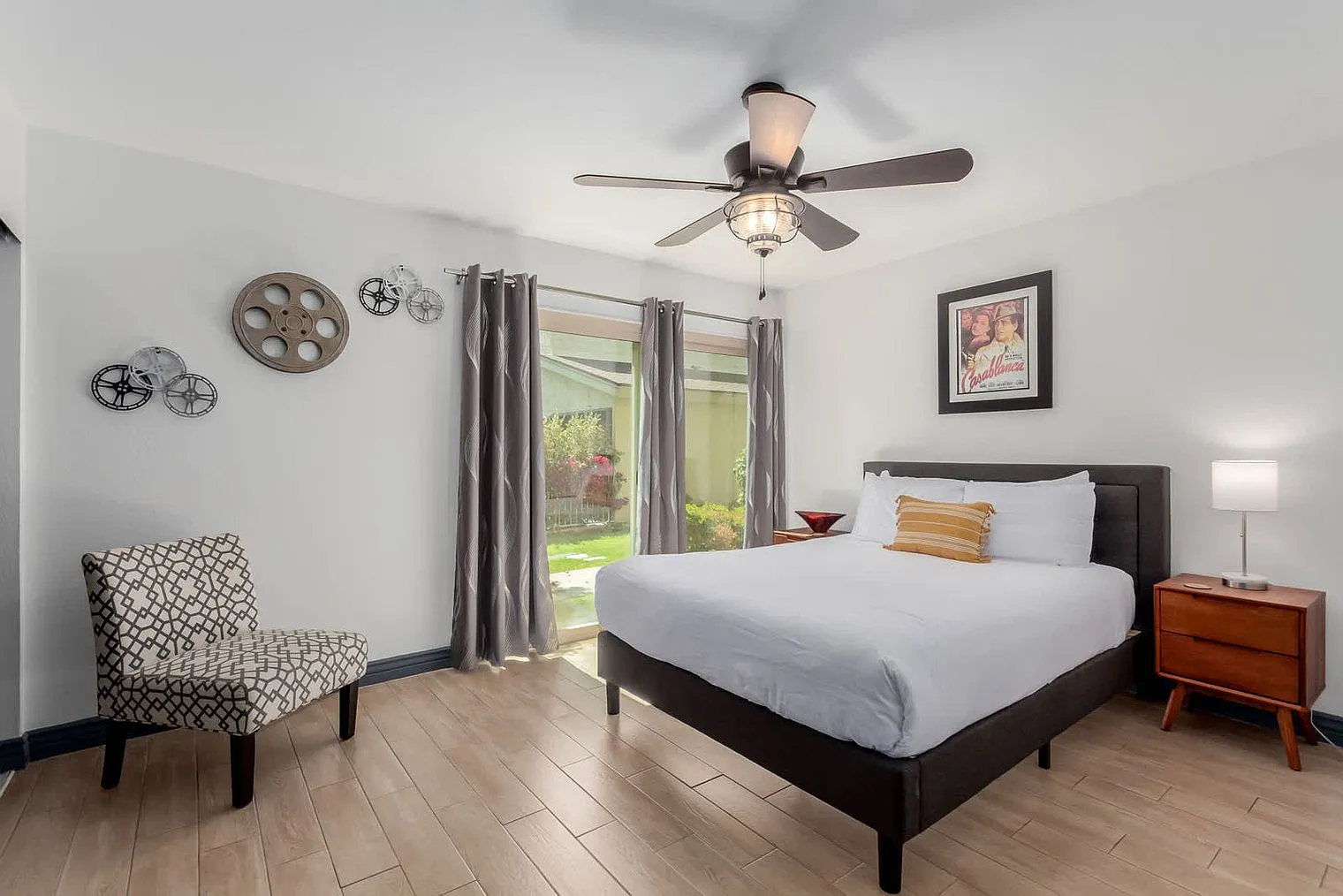 2 bed, 2.0 bath, 1097 sqft, $2,088 — Photo 4
