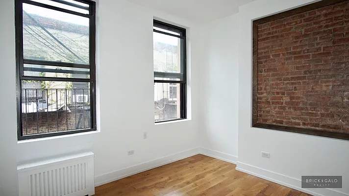 Rented by Compass | media 27