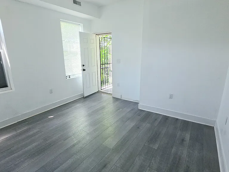 608 N Carrollton Ave #1 — Photo 9