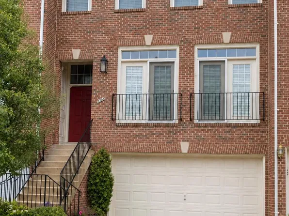 5264 Cozy Glen Ln, Alexandria, VA 22312