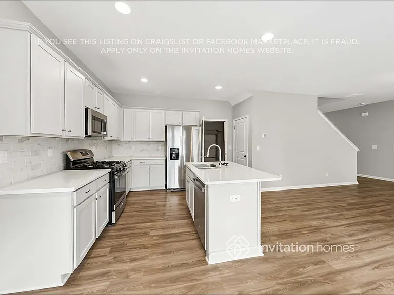 555 S Fortune Way — Photo 8