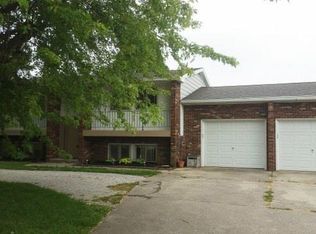 10599 North Rd, Elberfeld, IN 47613