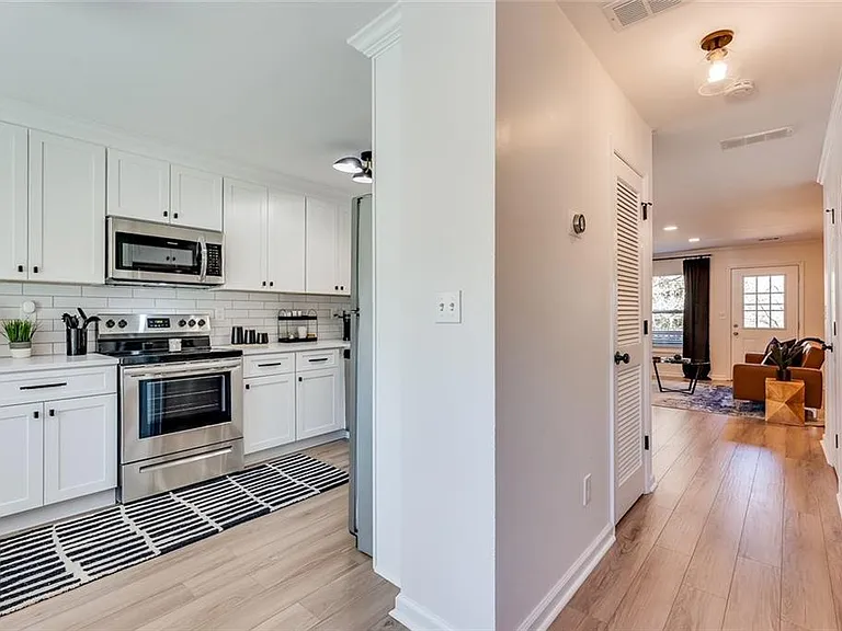 5015 Laurel Springs Way SE — Photo 4