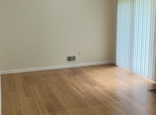 16 Stockton Ct, Morris Plains, NJ 07950