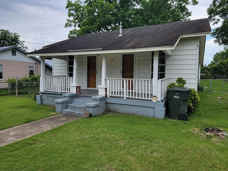 703 W Covington Ave — Photo 2