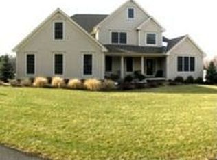 63 Charter Ridge Dr, Sandy Hook, CT 06482