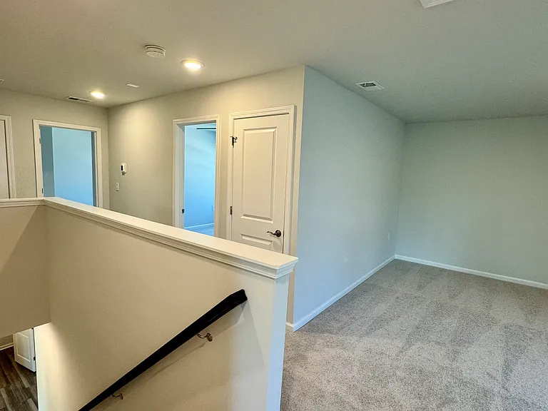 552 Coronado Ave SE — Photo 11