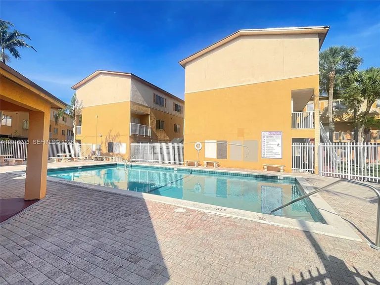 6255 Kendale Lakes Cir #116 — Photo 18