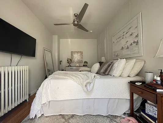 Rented by Douglas Elliman | media 28