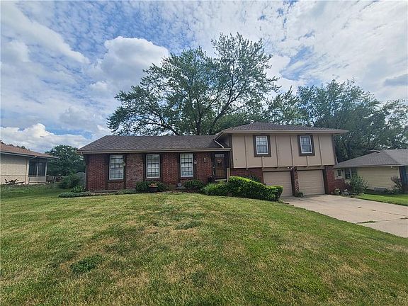 2nd image of 8323 Corona Ave