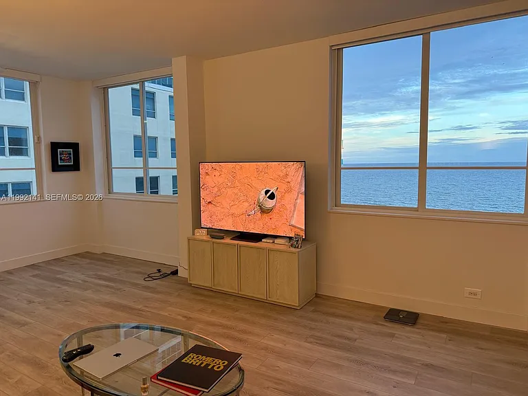 5005 Collins Ave #1525 — Photo 9