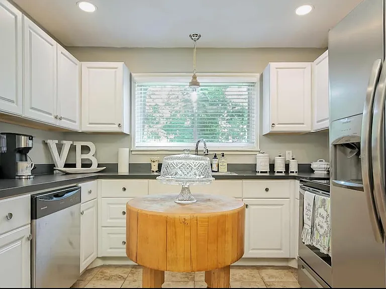 1206 N Vista Pl — Photo 8