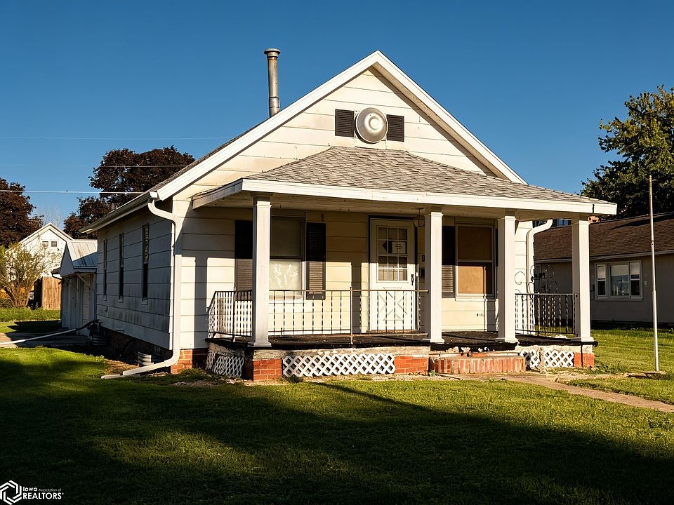 1st image of 411 N Division St