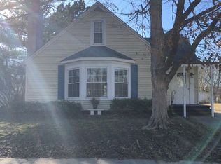513 N College St, Salem, IL 62881