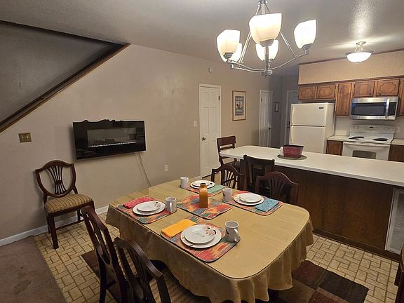 5th image of 424 McLain St APT 2