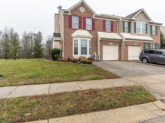 3rd image of 232 Eisenhower Ct